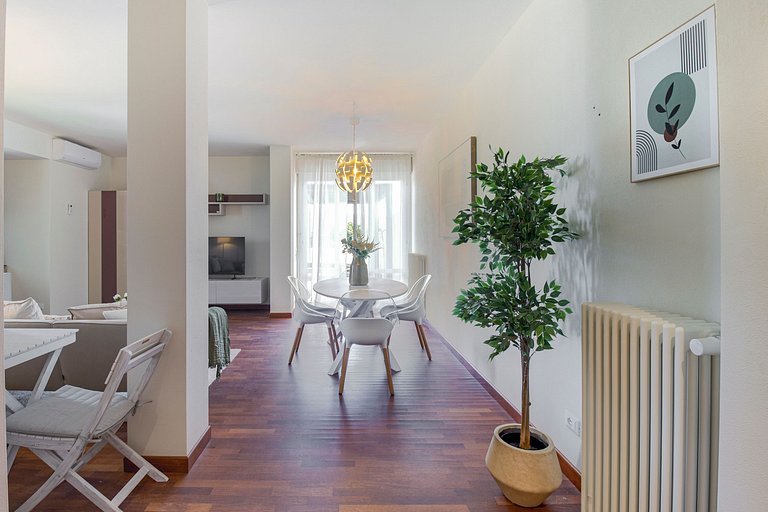 Appartamento con Terrazza e Parcheggio a Lucca