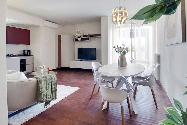 Relax a Lucca: Terrazza, Stile e Parcheggio