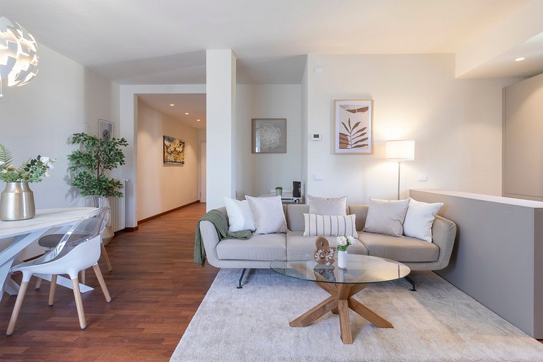 Appartamento con Terrazza e Parcheggio a Lucca